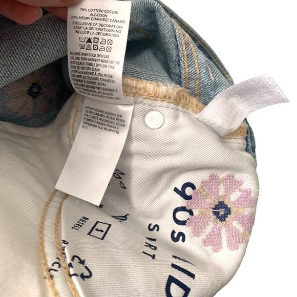 Lucky Brand floral Embroidered light wash distressed denim 90s midi shorts - Picture 9 of 9